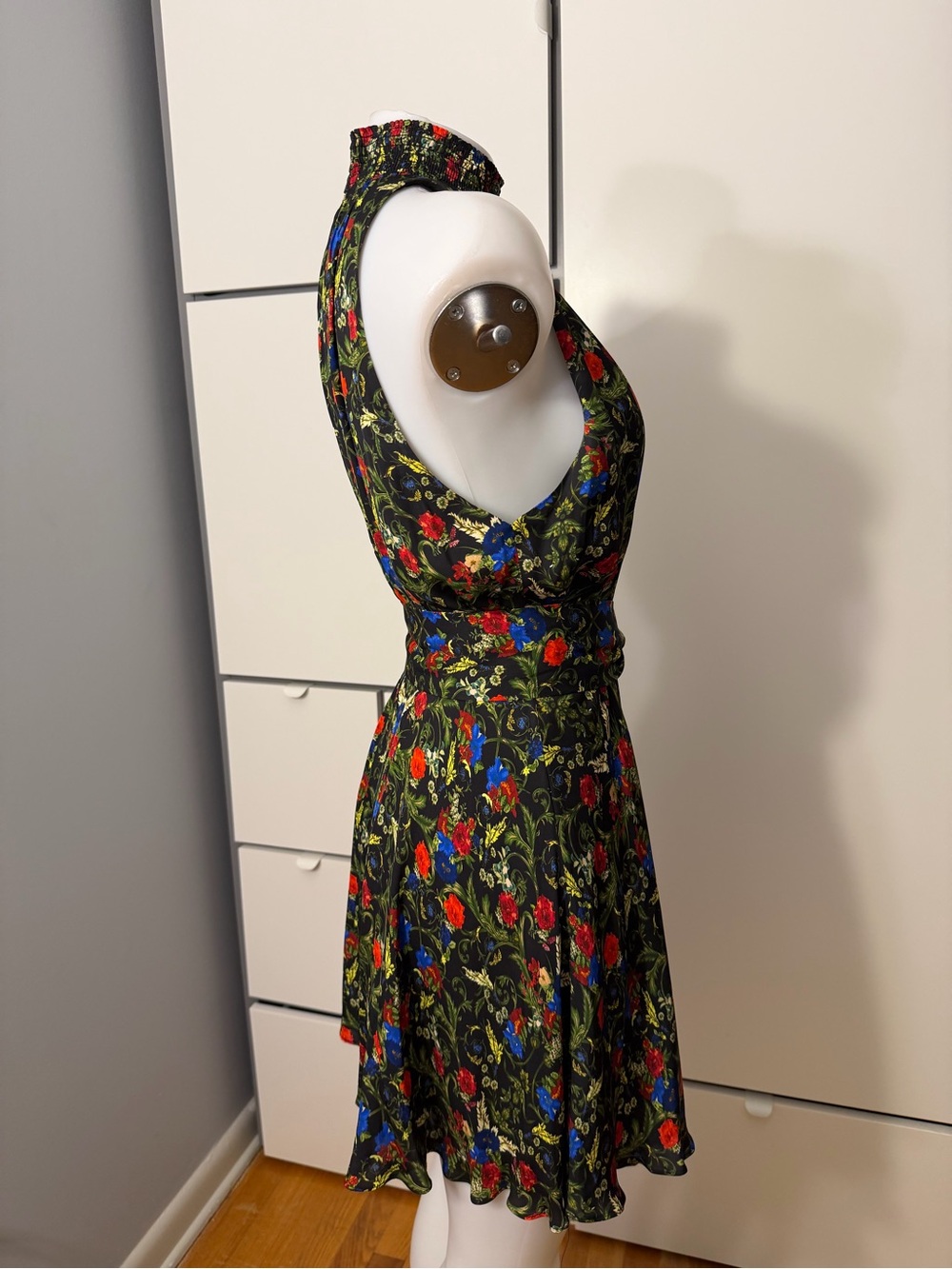 Alice + Olivia Black Floral High-Neck Midi Dress with Belt - Picture 4 of 7